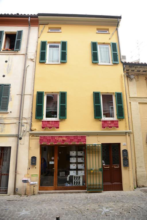 B&B Aurora Domus D'A-Mare Pesaro Dış mekan fotoğraf